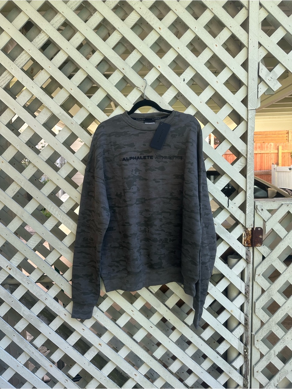 Alphalete camo sweatshirt